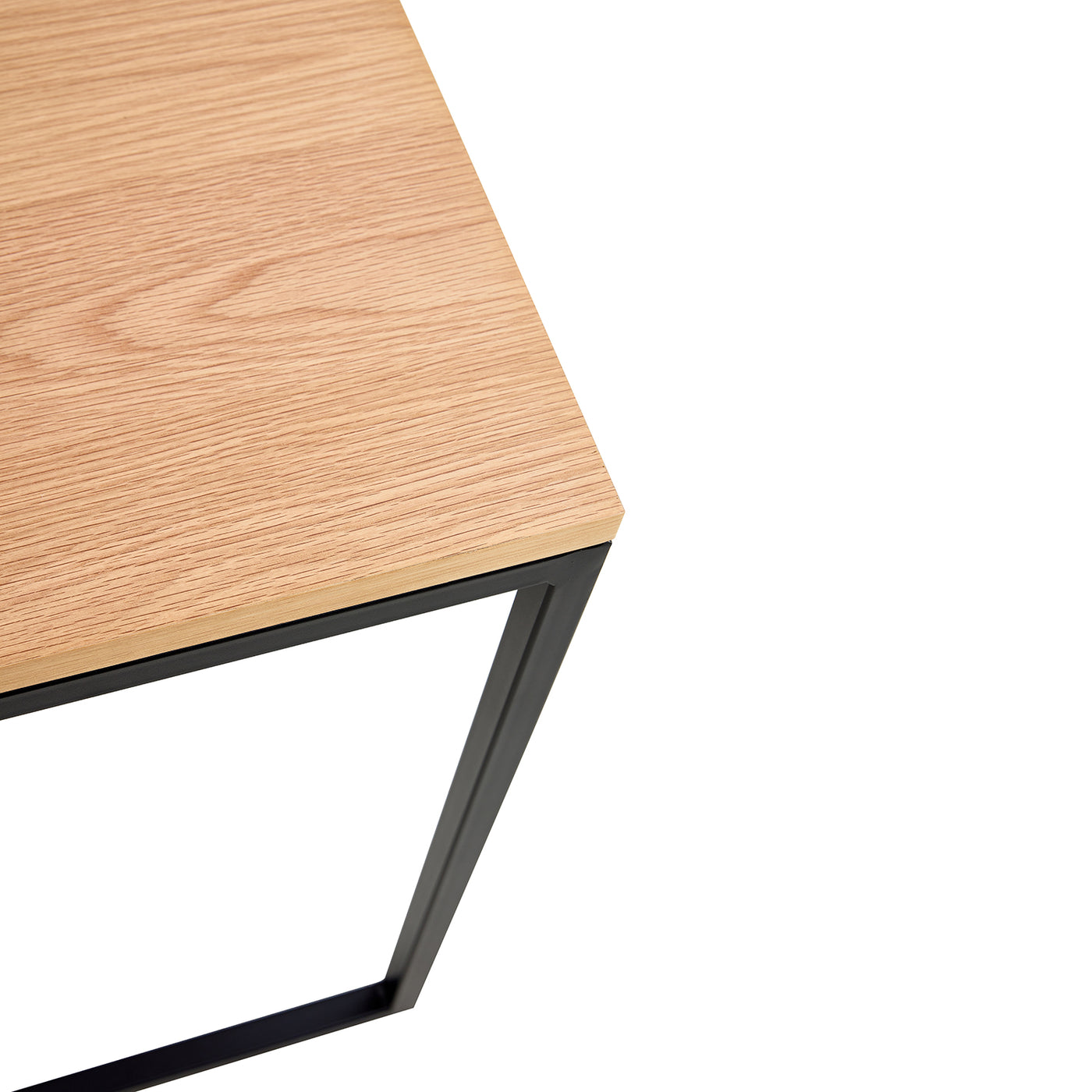 Sole c-side Table in Oak & Metal